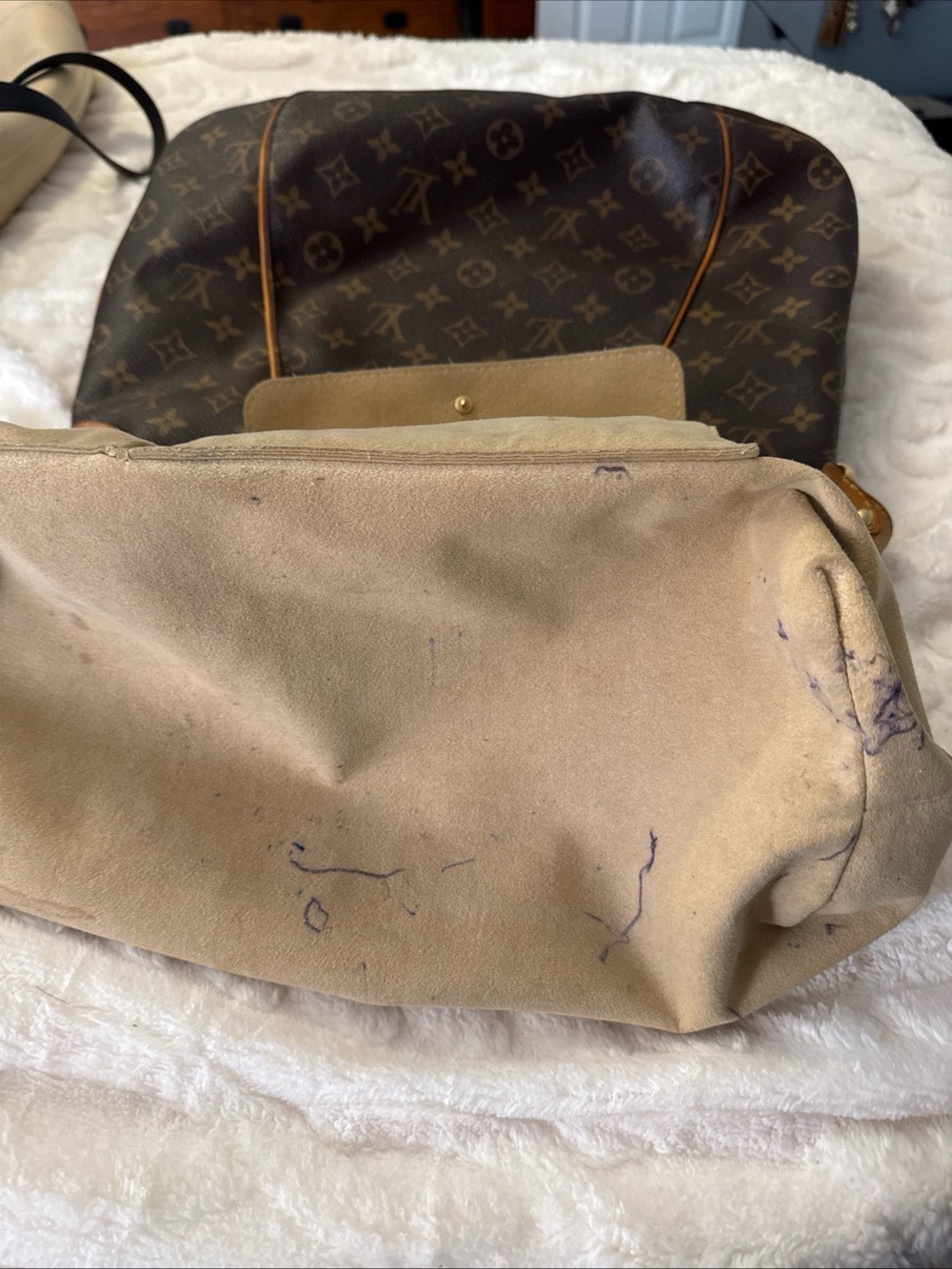Louis Vuitton Galleria PM Brown Monogram Hobo Shoulder Bag with Tan Trim - Picture 7 of 16